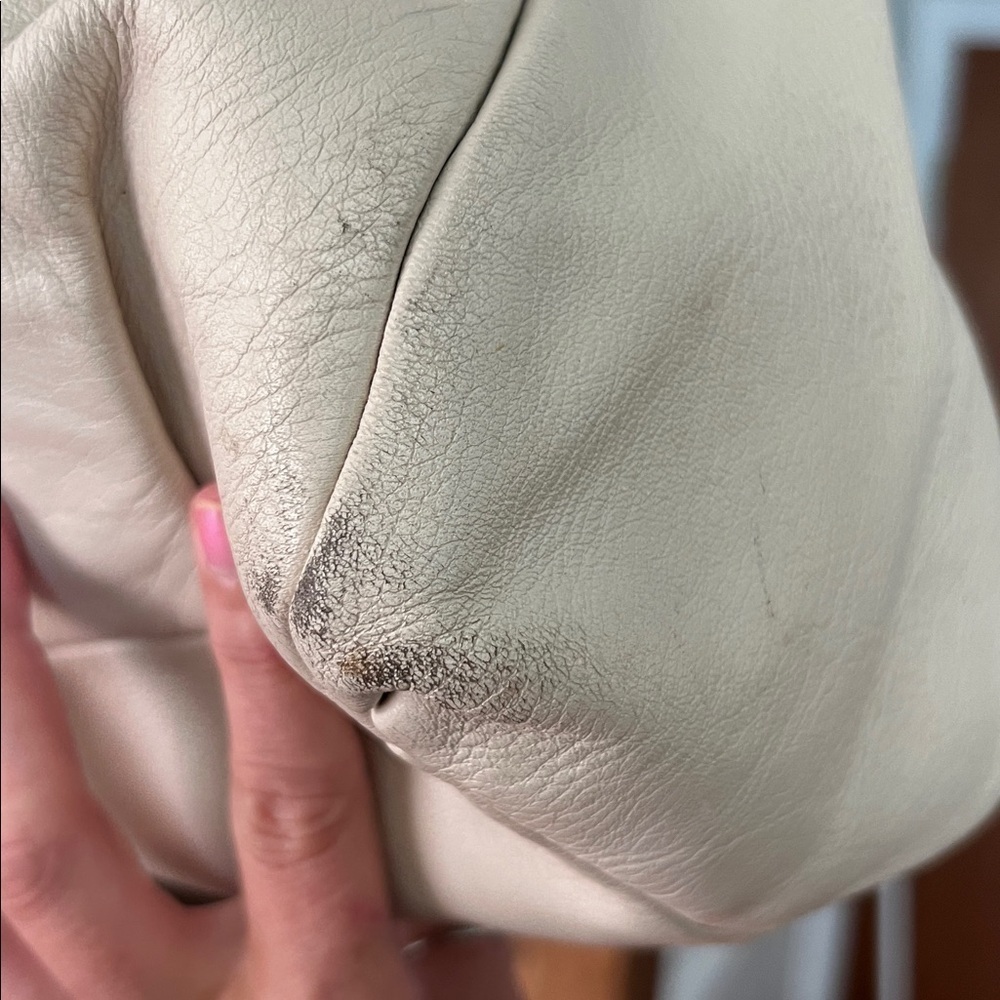 Coach Off White Leather Madison Leather Carrie Handbag - Picture 7 of 17